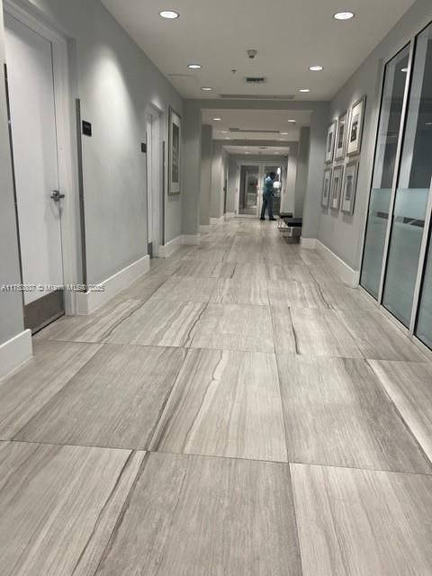 En Venta: $349,000 (2 camas, 2 baños, 948 Pies cuadrados)