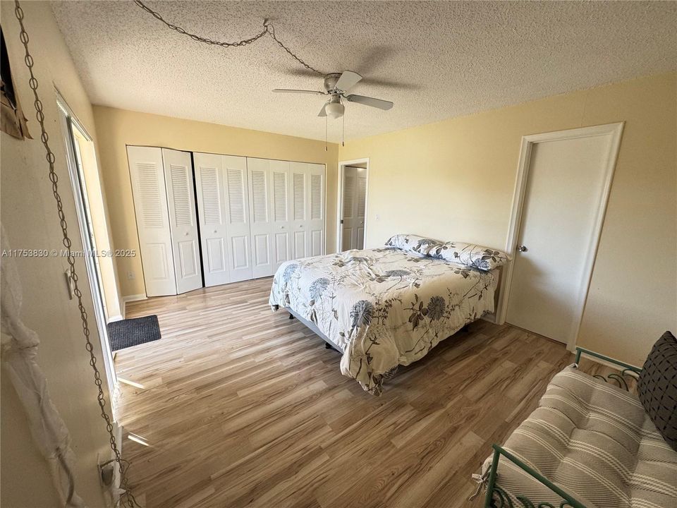 待售: $80,000 (1 贝兹, 1 浴室, 774 平方英尺)