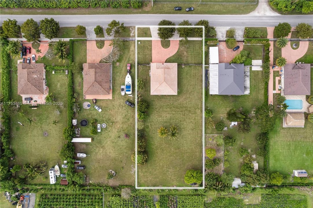 Recently Sold: $766,000 (4 beds, 2 baths, 1834 Square Feet)