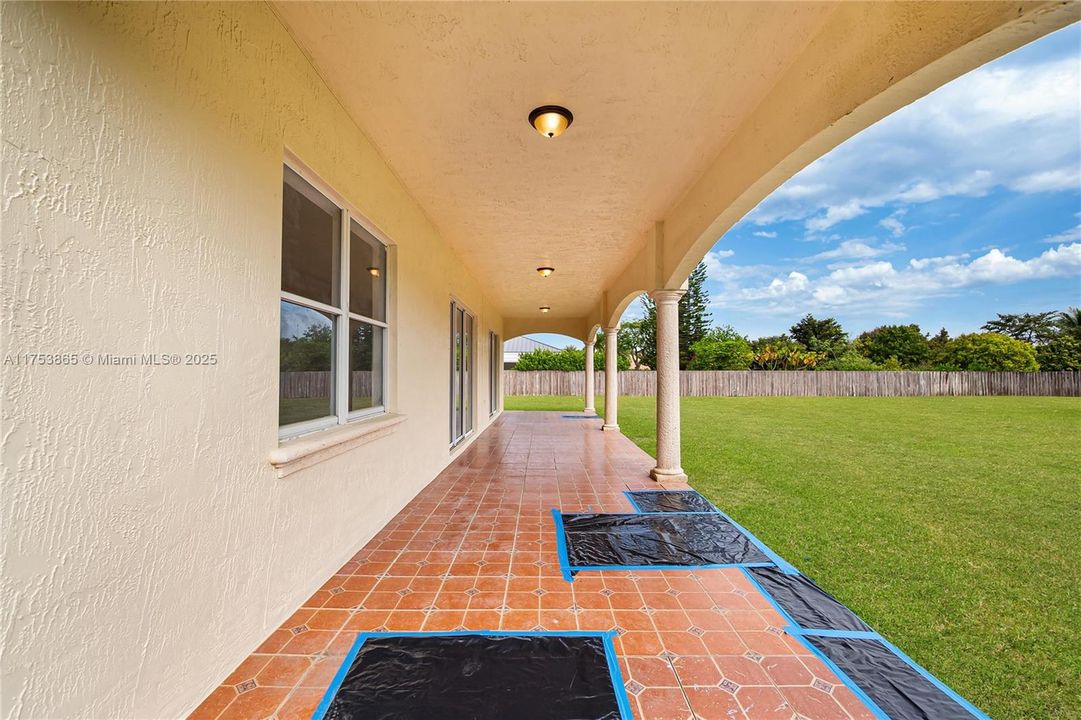 Recently Sold: $766,000 (4 beds, 2 baths, 1834 Square Feet)