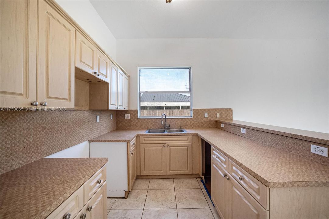 Recently Sold: $766,000 (4 beds, 2 baths, 1834 Square Feet)