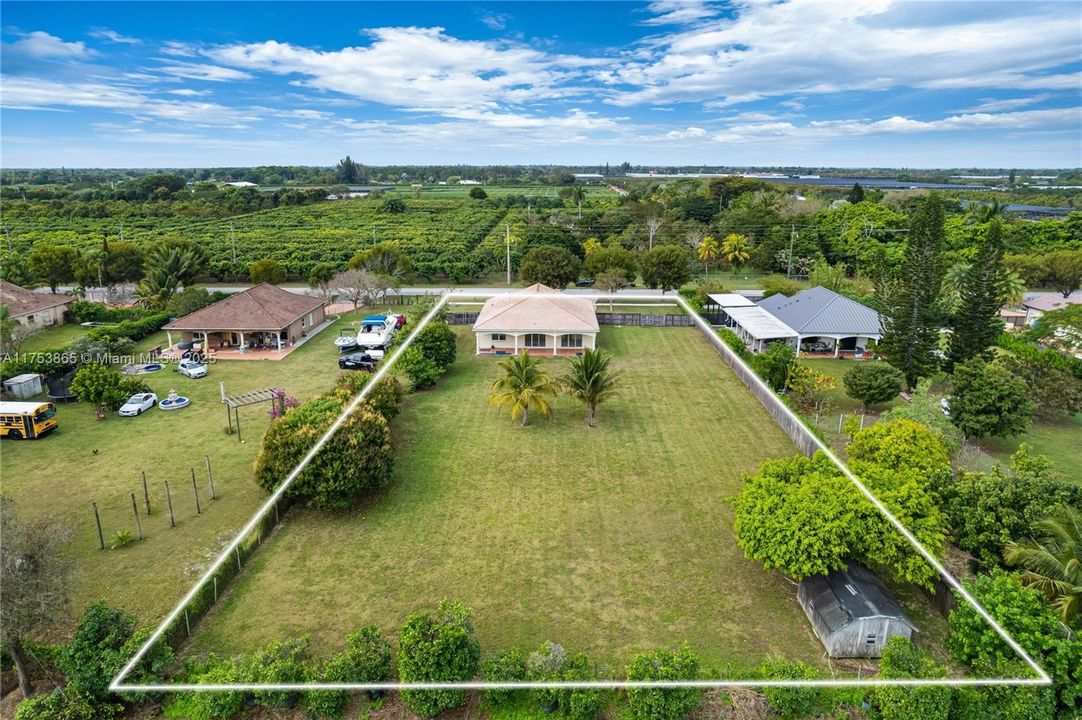 Recently Sold: $766,000 (4 beds, 2 baths, 1834 Square Feet)