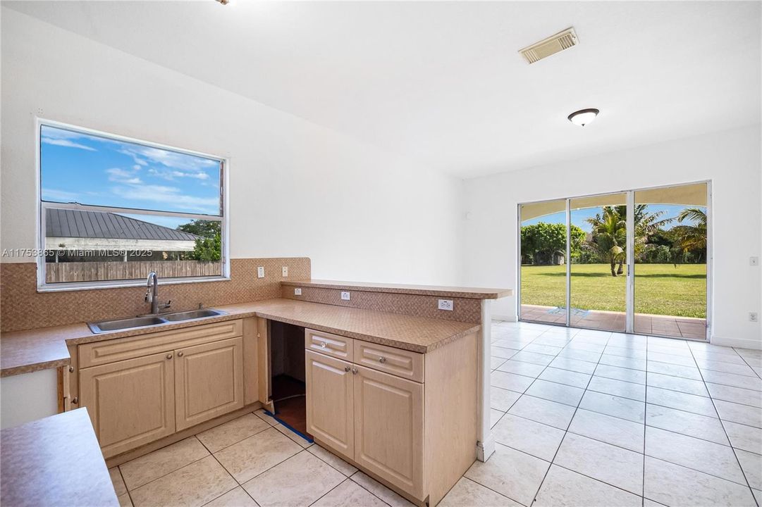 Recently Sold: $766,000 (4 beds, 2 baths, 1834 Square Feet)