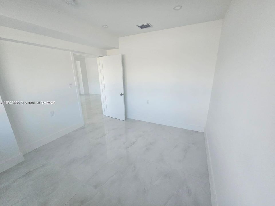 Recently Rented: $2,200 (2 beds, 1 baths, 0 Square Feet)