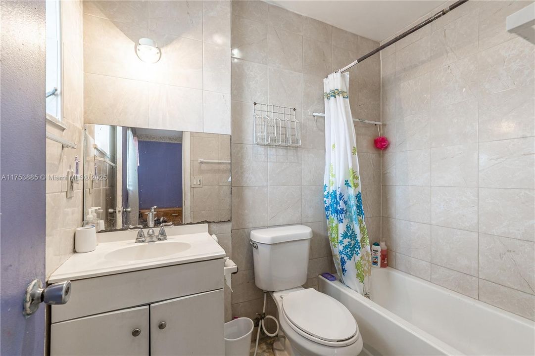 Vendido Recientemente: $109,900 (1 camas, 1 baños, 720 Pies cuadrados)