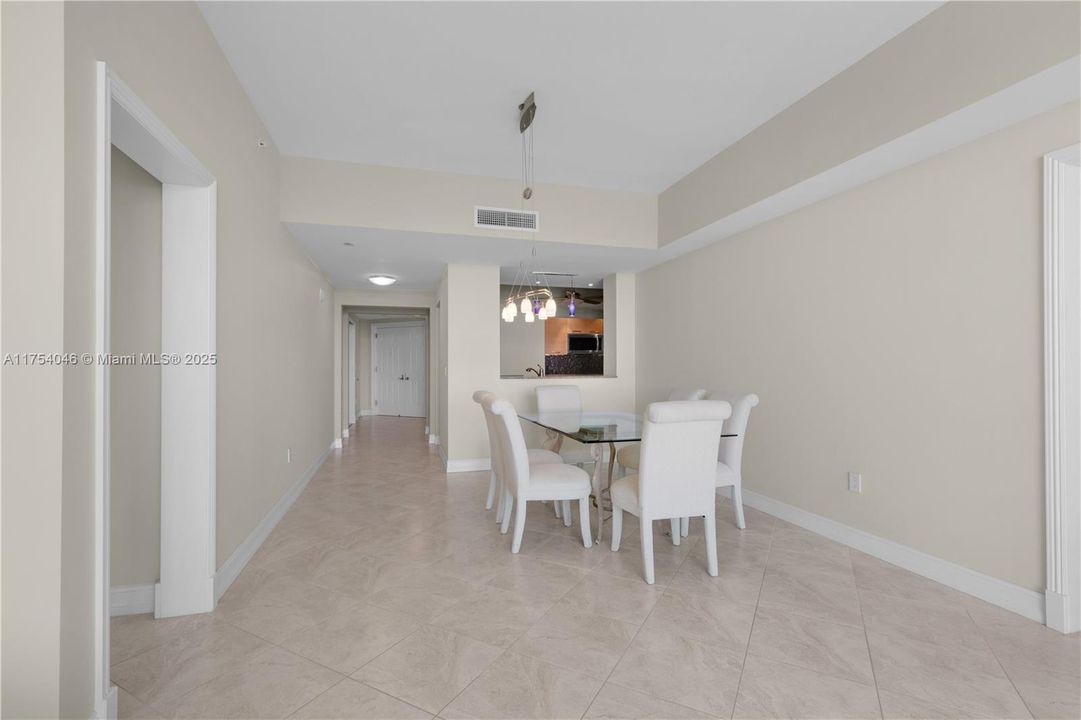 Recently Sold: $849,000 (3 beds, 3 baths, 1849 Square Feet)