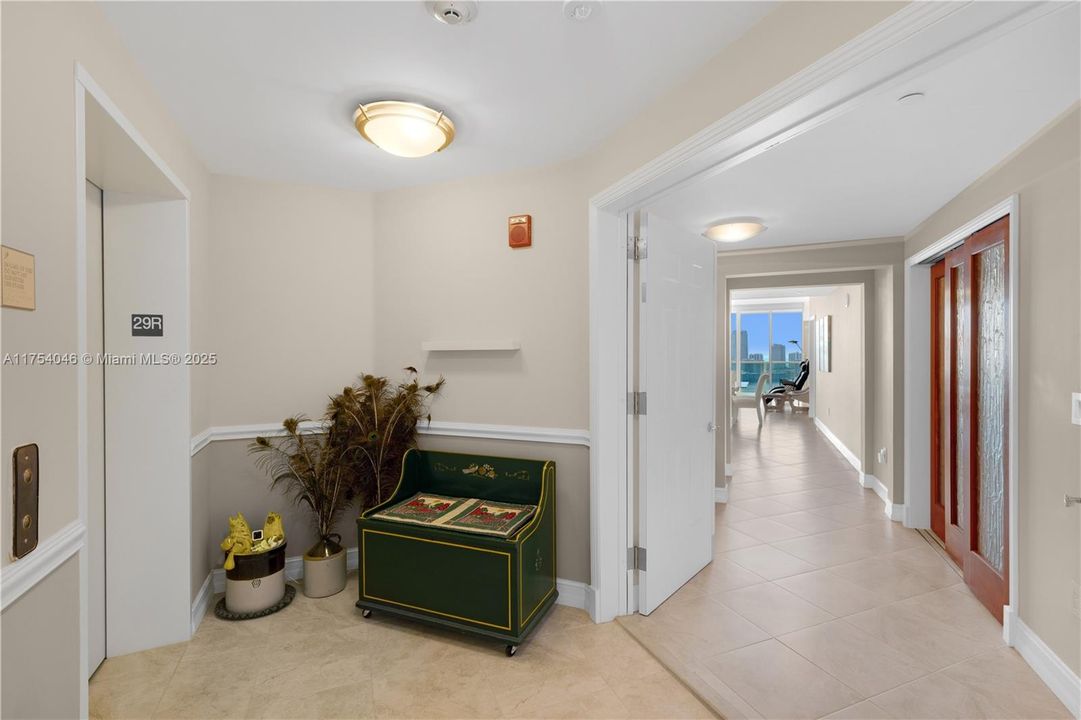 Recently Sold: $849,000 (3 beds, 3 baths, 1849 Square Feet)