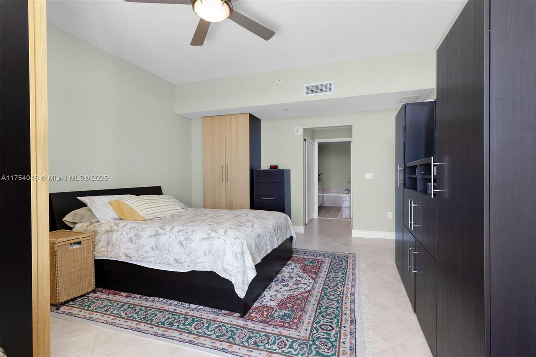 Recently Sold: $849,000 (3 beds, 3 baths, 1849 Square Feet)