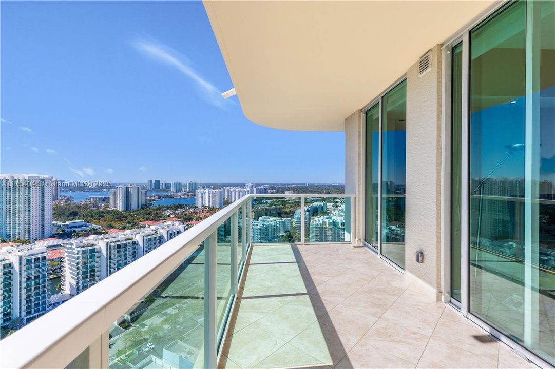 Recently Sold: $849,000 (3 beds, 3 baths, 1849 Square Feet)