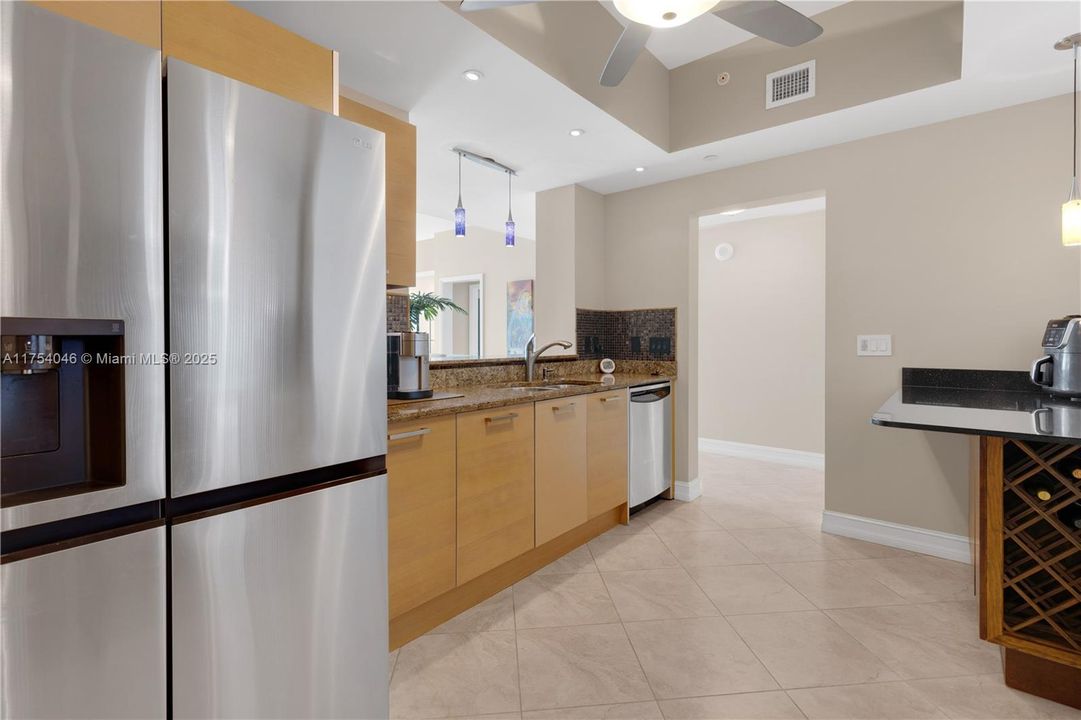 Recently Sold: $849,000 (3 beds, 3 baths, 1849 Square Feet)