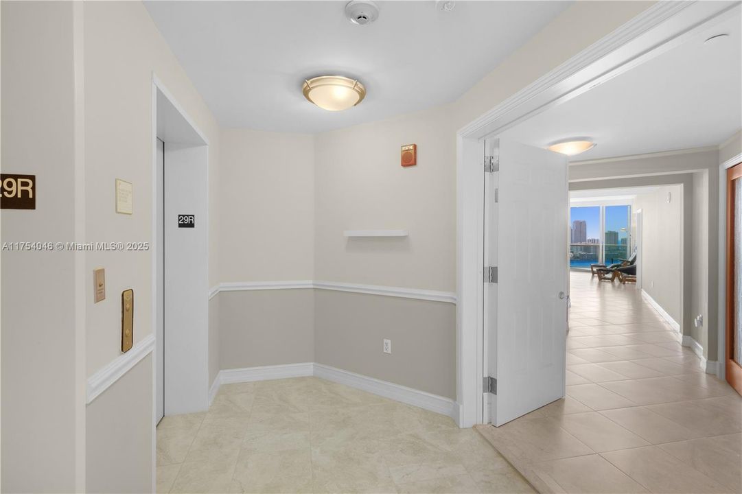 Recently Sold: $849,000 (3 beds, 3 baths, 1849 Square Feet)