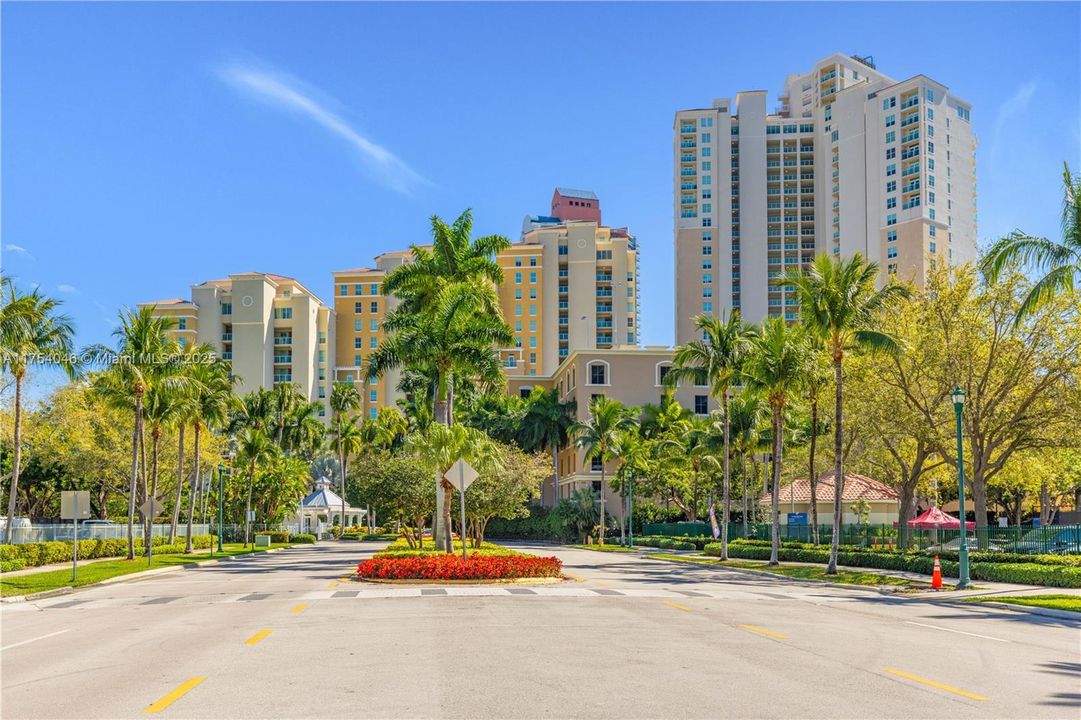 Recently Sold: $849,000 (3 beds, 3 baths, 1849 Square Feet)