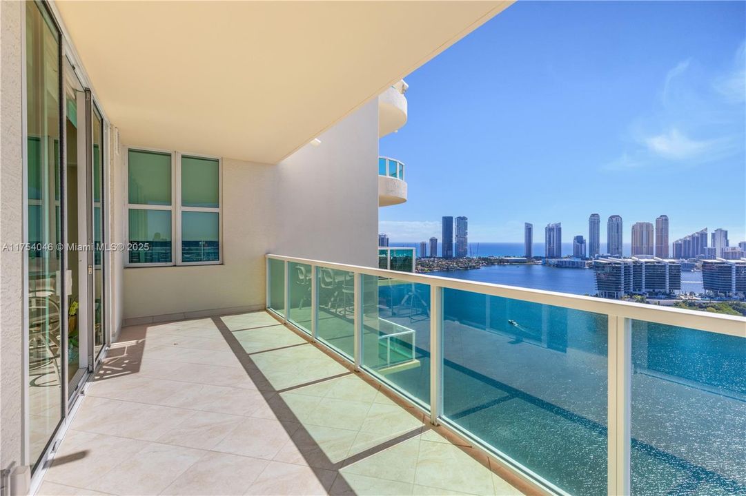 Recently Sold: $849,000 (3 beds, 3 baths, 1849 Square Feet)