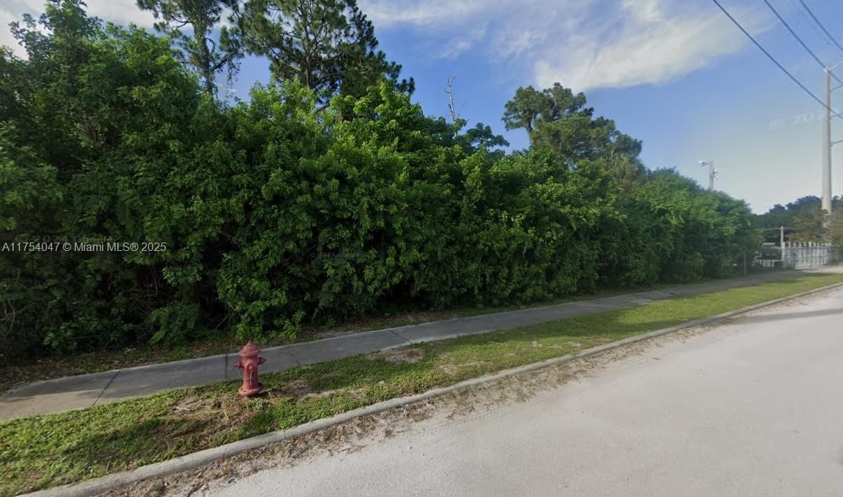 En Venta: $35,000 (0.16 acres)