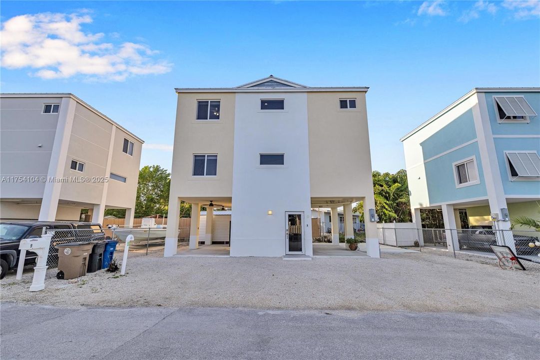 For Rent: $4,000 (3 beds, 2 baths, 1632 Square Feet)