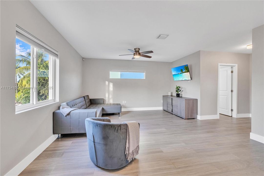 For Rent: $4,000 (3 beds, 2 baths, 1632 Square Feet)