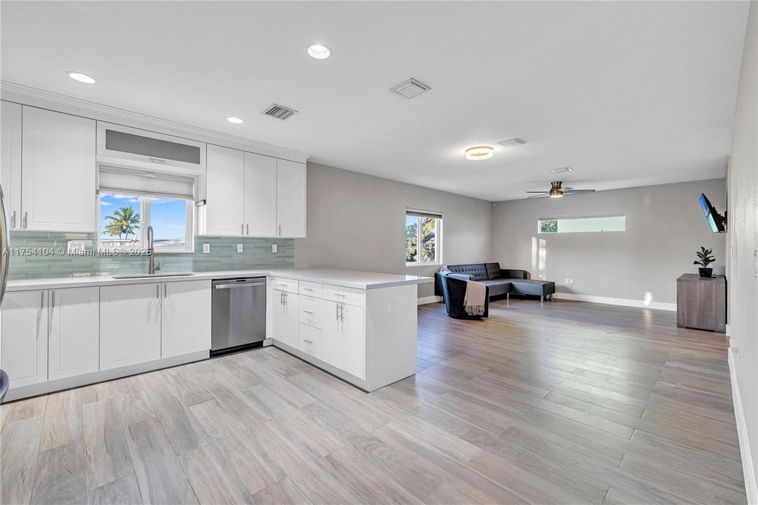 For Rent: $4,000 (3 beds, 2 baths, 1632 Square Feet)