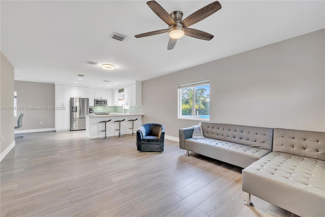 For Rent: $4,000 (3 beds, 2 baths, 1632 Square Feet)