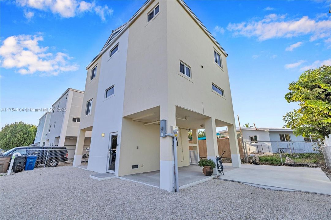 For Rent: $4,000 (3 beds, 2 baths, 1632 Square Feet)