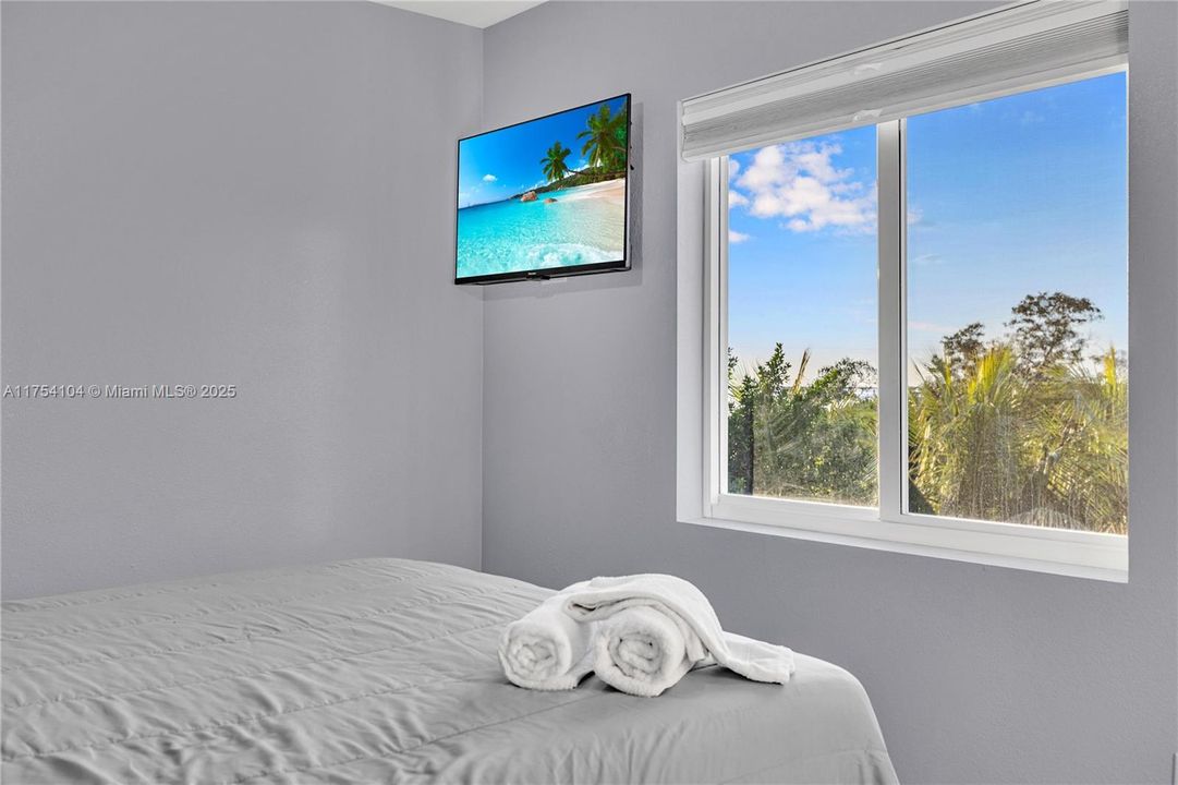 For Rent: $4,000 (3 beds, 2 baths, 1632 Square Feet)