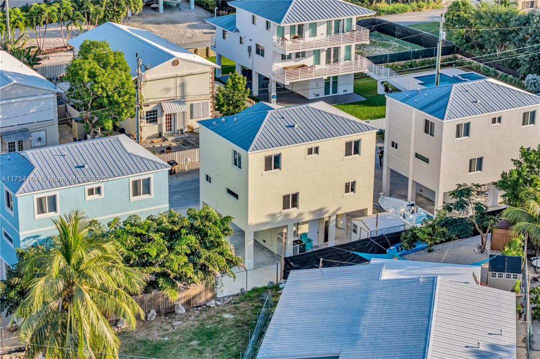 For Rent: $4,000 (3 beds, 2 baths, 1632 Square Feet)