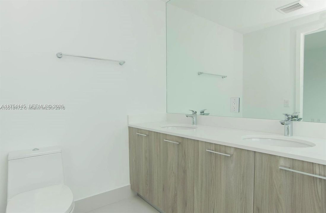 En Venta: $565,000 (2 camas, 2 baños, 944 Pies cuadrados)