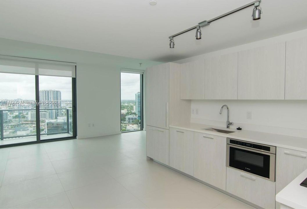 En Venta: $565,000 (2 camas, 2 baños, 944 Pies cuadrados)