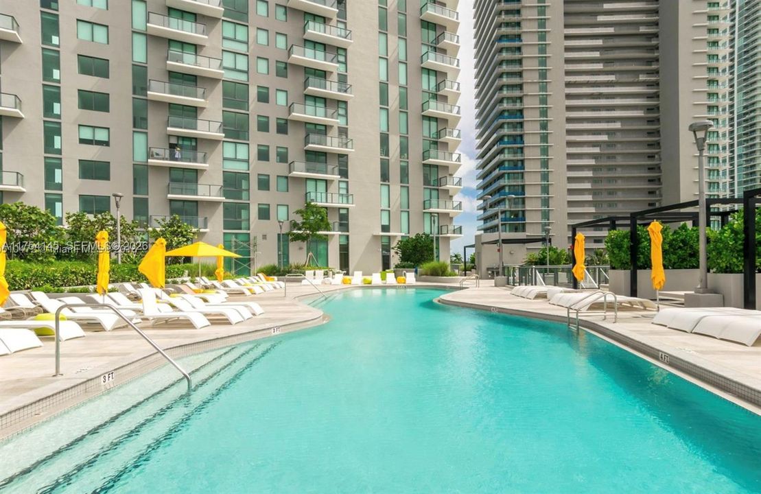 En Venta: $565,000 (2 camas, 2 baños, 944 Pies cuadrados)