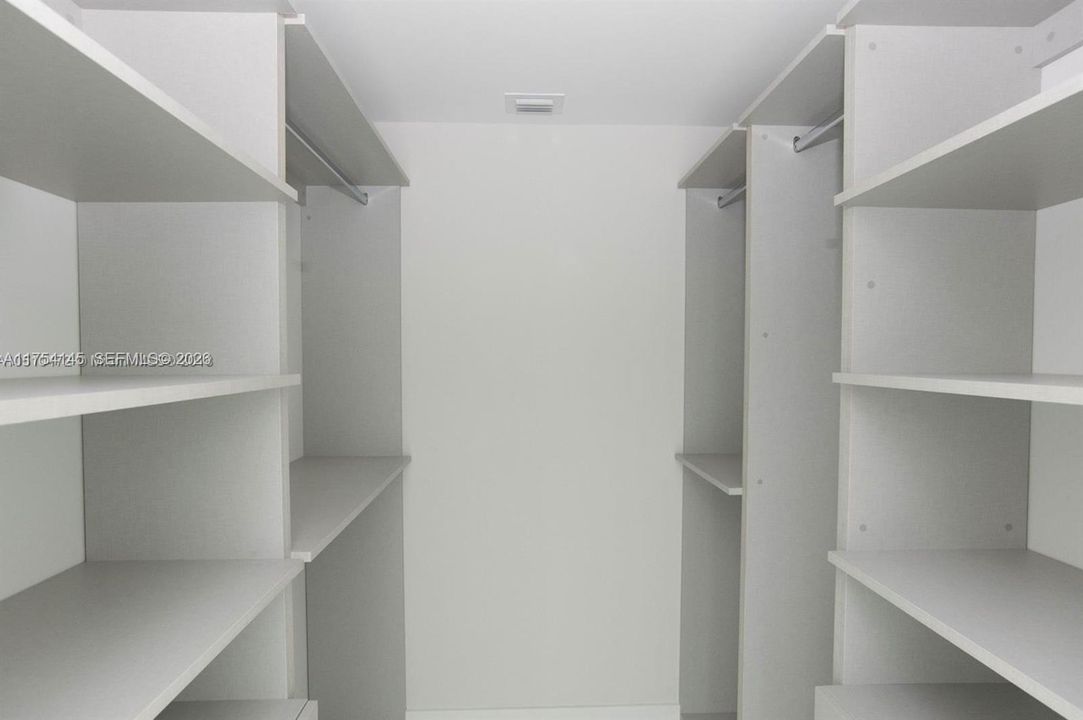En Venta: $565,000 (2 camas, 2 baños, 944 Pies cuadrados)