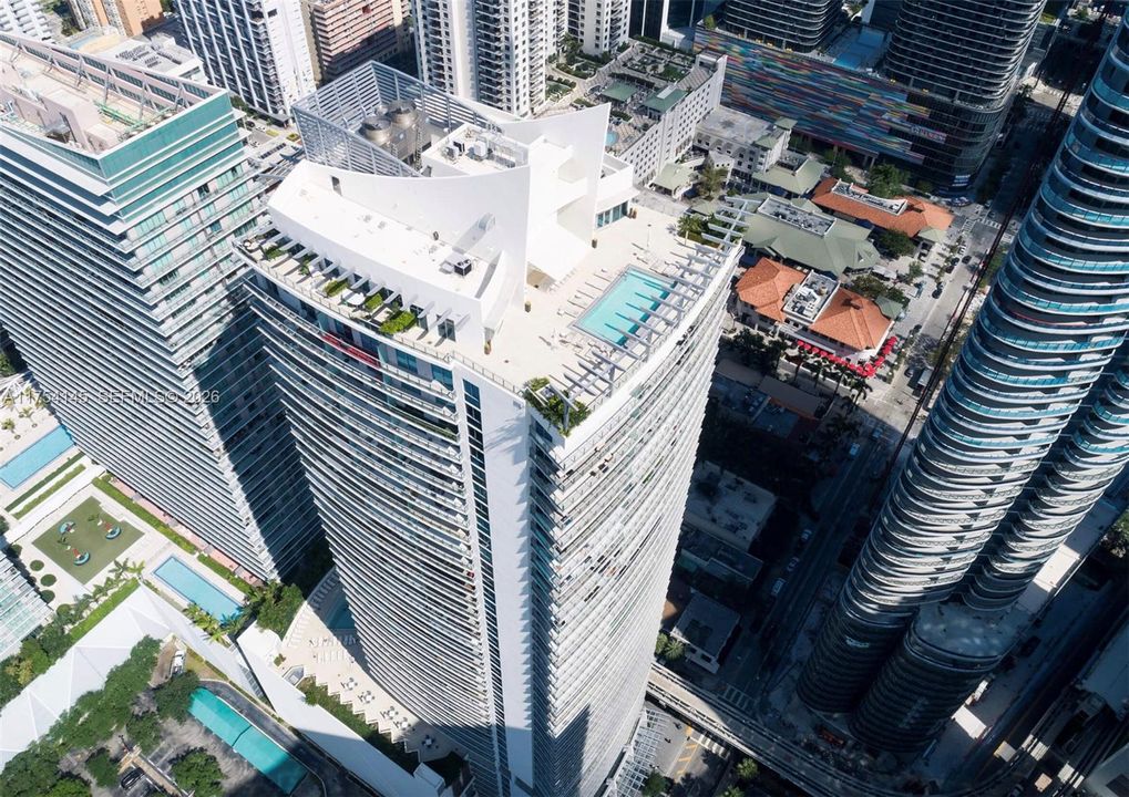 En Venta: $565,000 (2 camas, 2 baños, 944 Pies cuadrados)