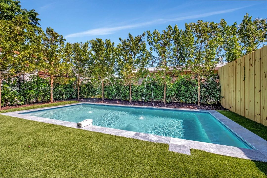 Недавно продано: $1,890,000 (4 спален, 5 ванн, 3103 Квадратных фут)