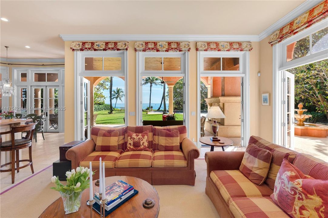 На продажу: $30,000,000 (6 спален, 6 ванн, 9552 Квадратных фут)