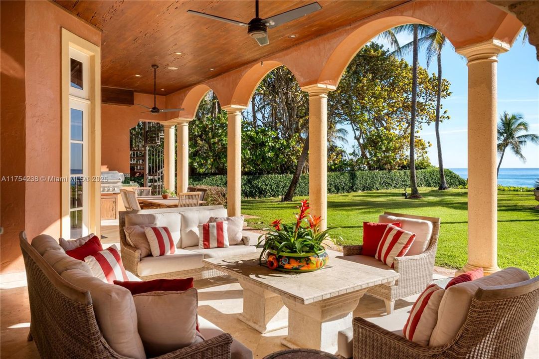 На продажу: $30,000,000 (6 спален, 6 ванн, 9552 Квадратных фут)