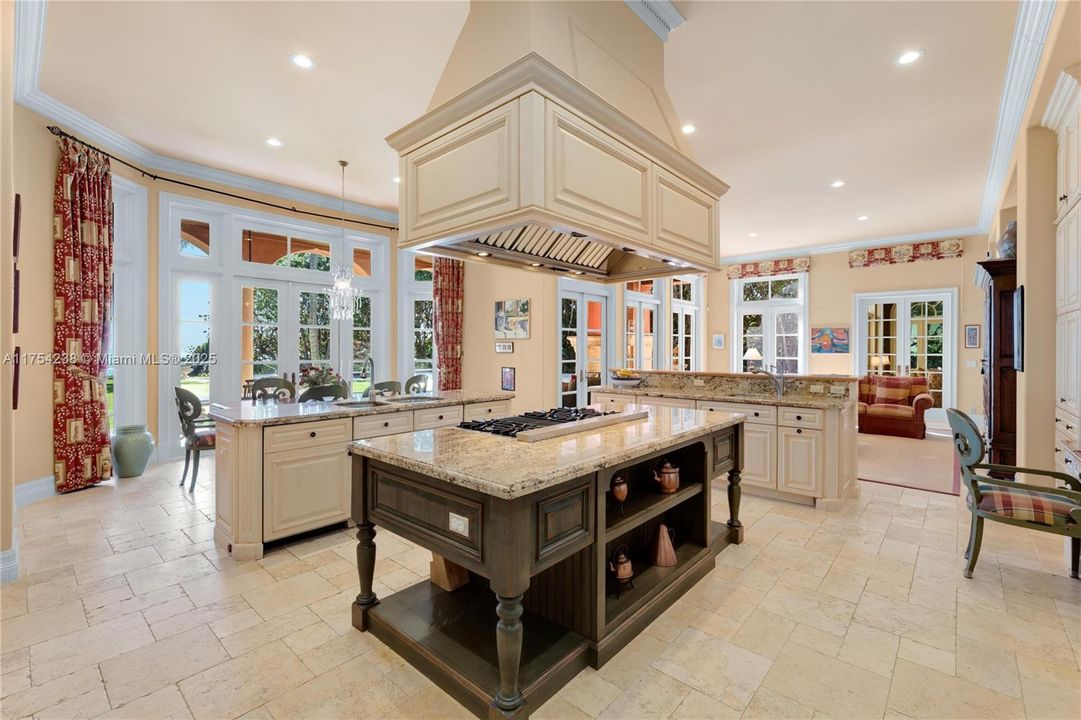 На продажу: $30,000,000 (6 спален, 6 ванн, 9552 Квадратных фут)