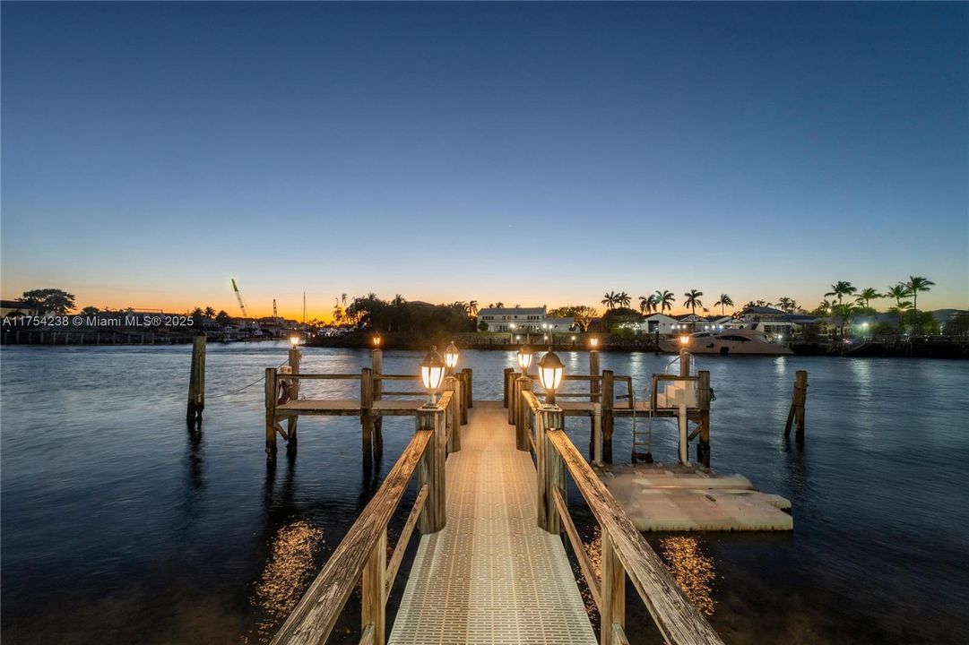 На продажу: $30,000,000 (6 спален, 6 ванн, 9552 Квадратных фут)