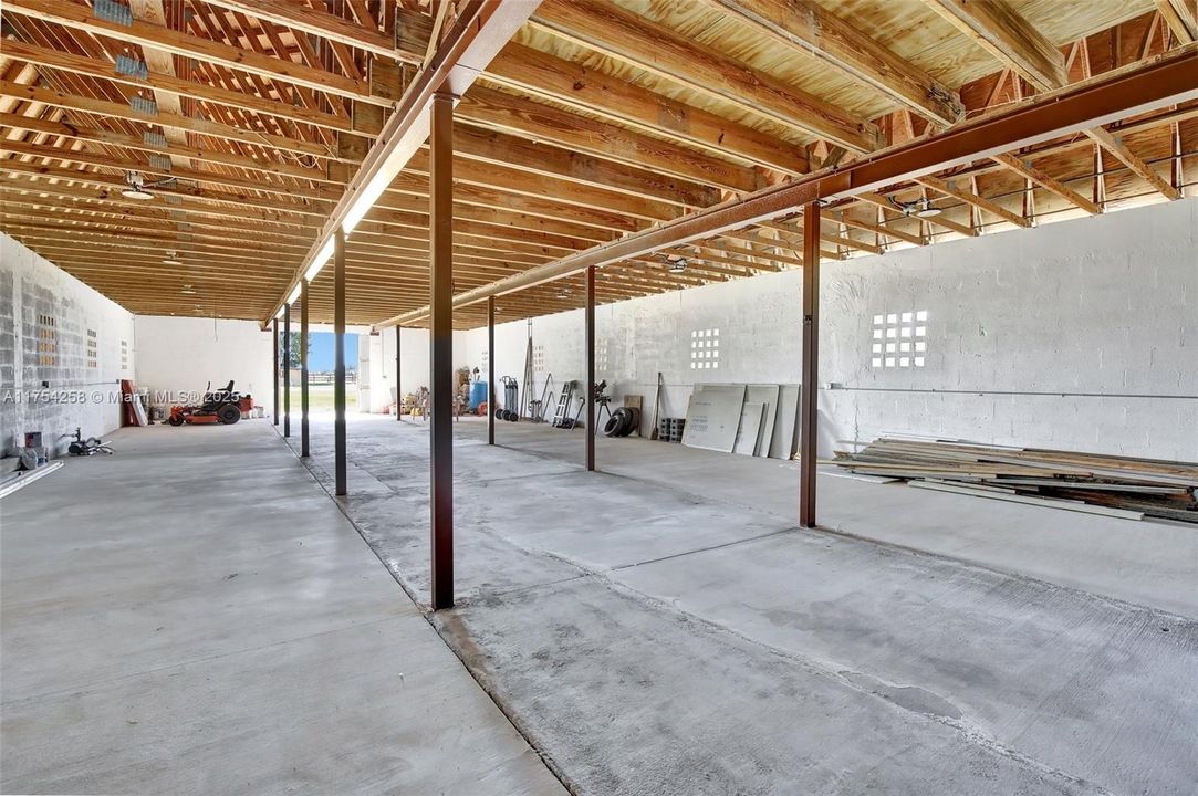 Barn is 143' x 35' Could be used for home business