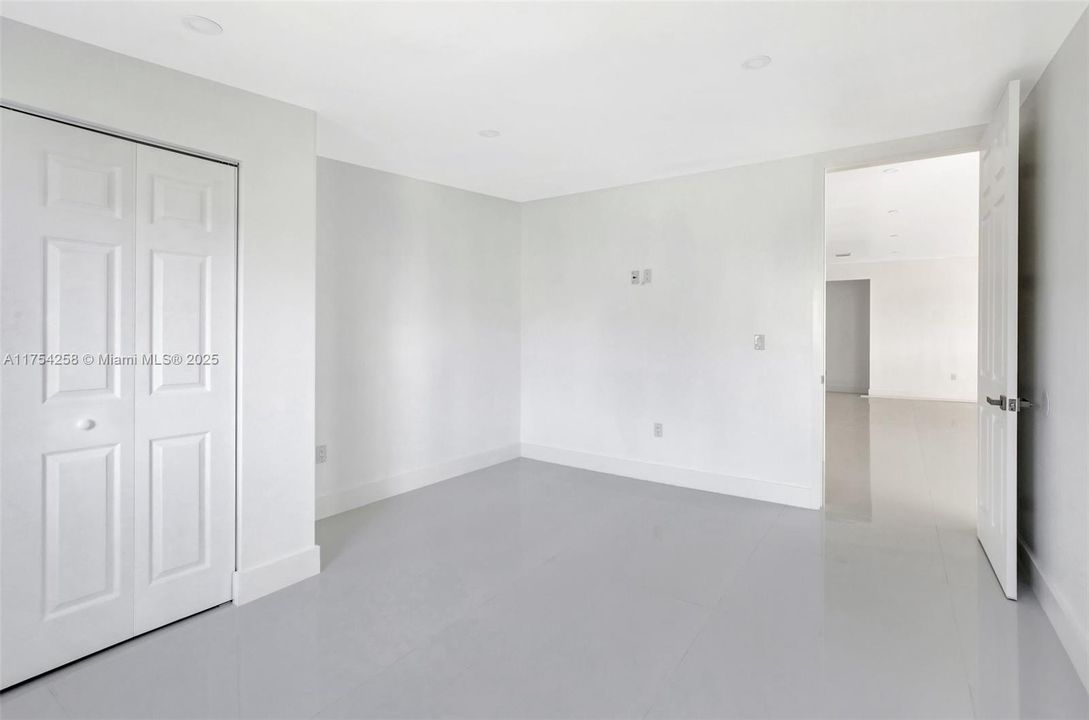 На продажу: $2,300,000 (5 спален, 5 ванн, 2613 Квадратных фут)