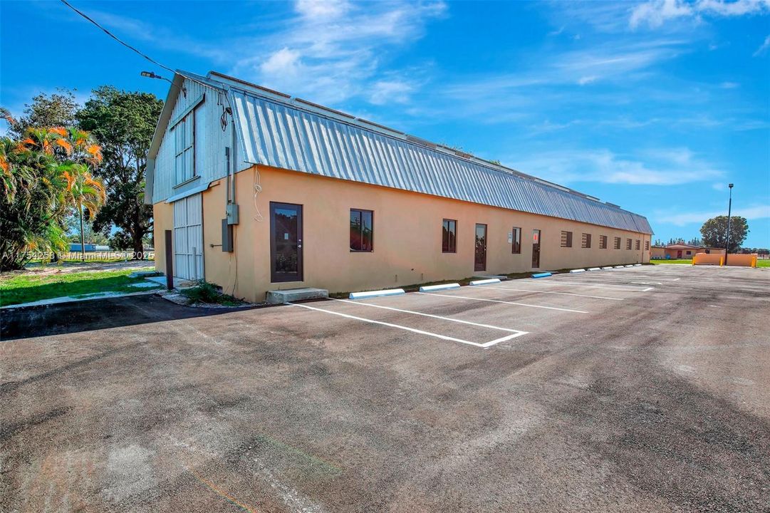 На продажу: $2,300,000 (5 спален, 5 ванн, 2613 Квадратных фут)