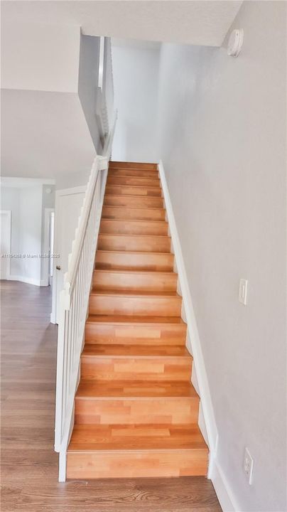 Vendido Recientemente: $499,000 (4 camas, 3 baños, 1475 Pies cuadrados)