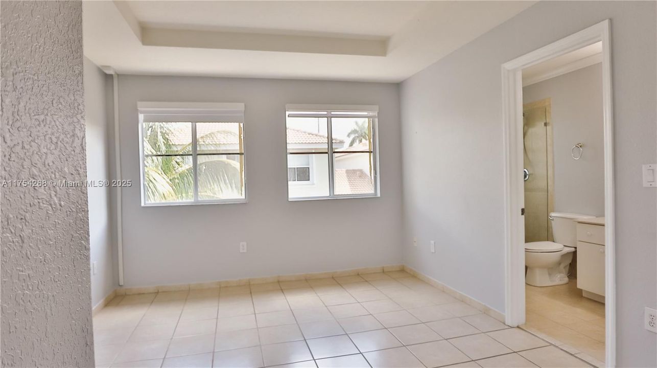 Vendido Recientemente: $499,000 (4 camas, 3 baños, 1475 Pies cuadrados)