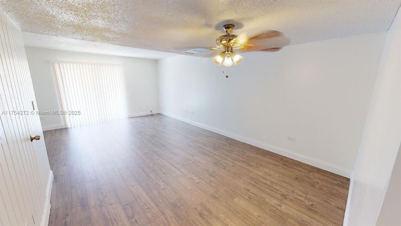 En Venta: $329,900 (2 camas, 1 baños, 0 Pies cuadrados)