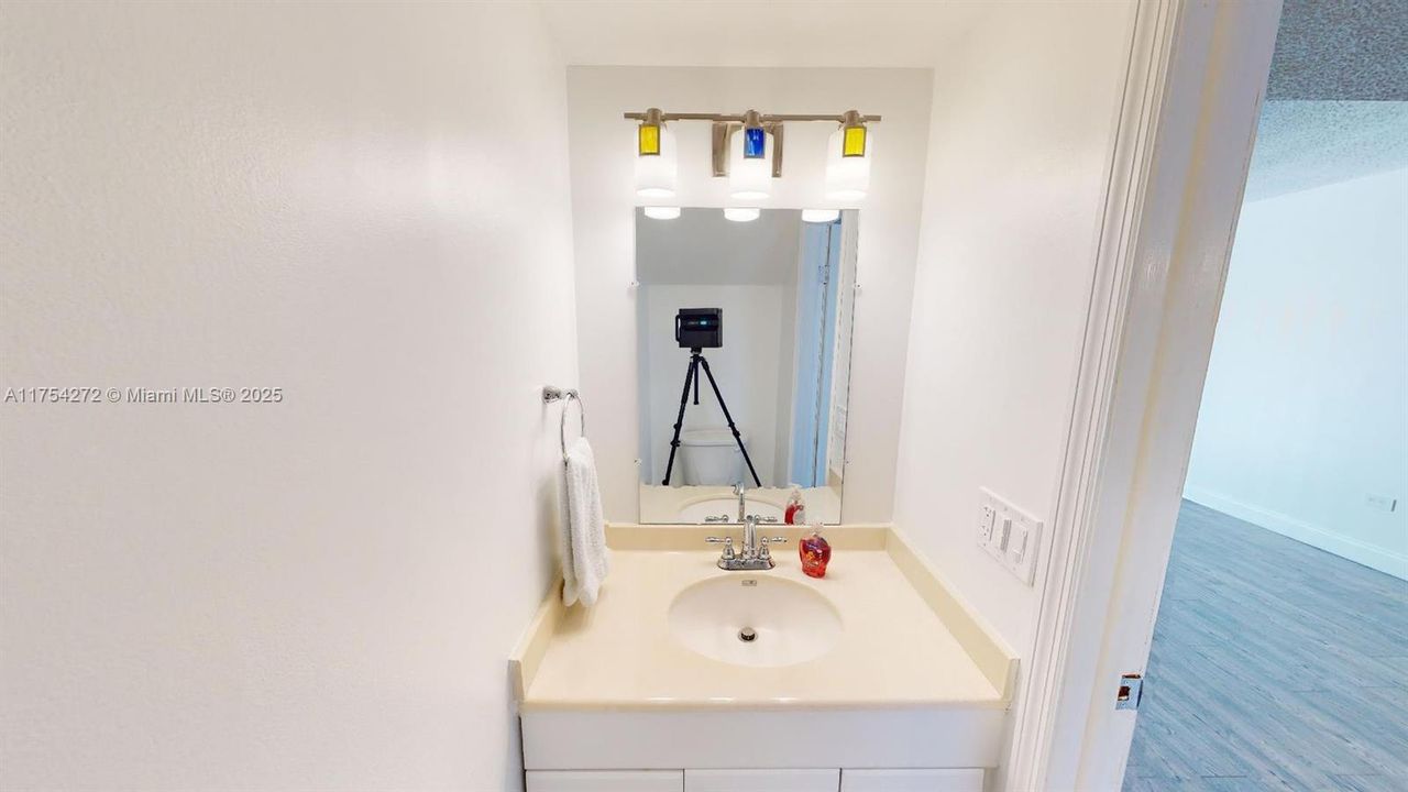 En Venta: $329,900 (2 camas, 1 baños, 0 Pies cuadrados)