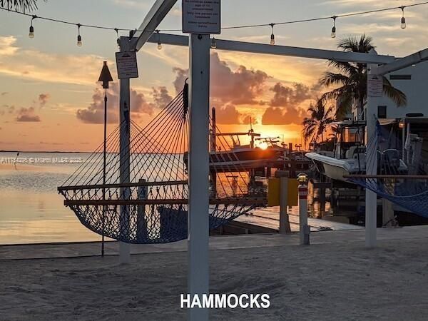 待售: $299,000 (0.04 acres)