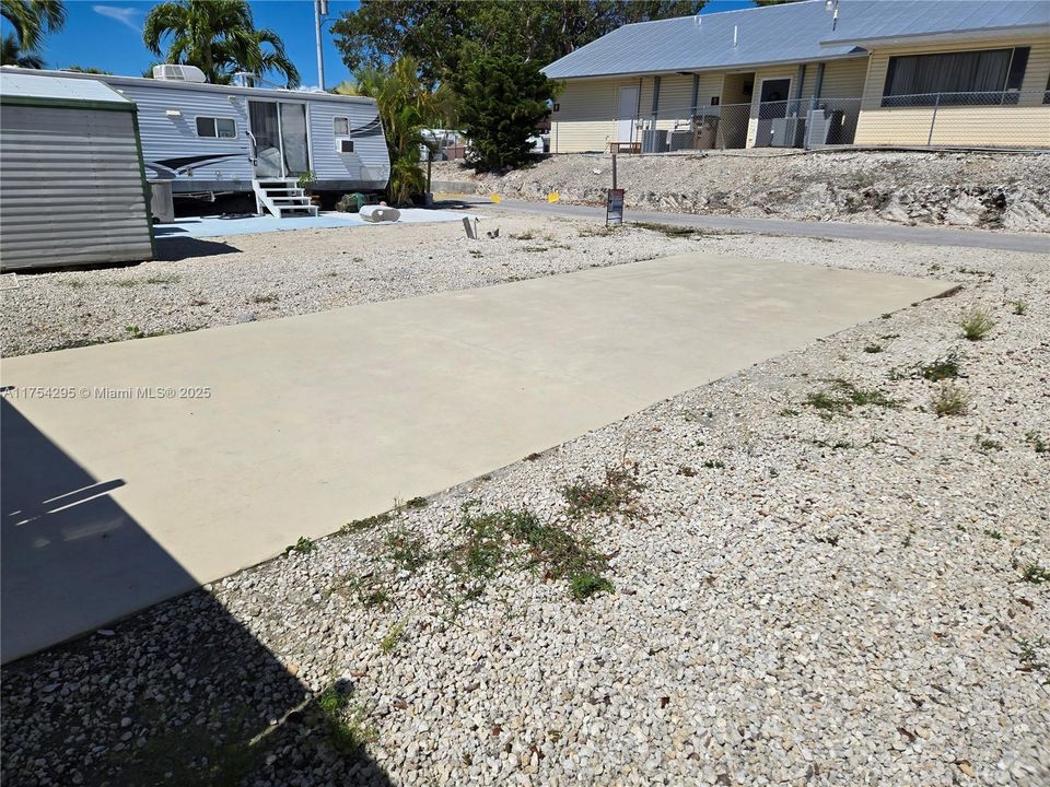 待售: $299,000 (0.04 acres)