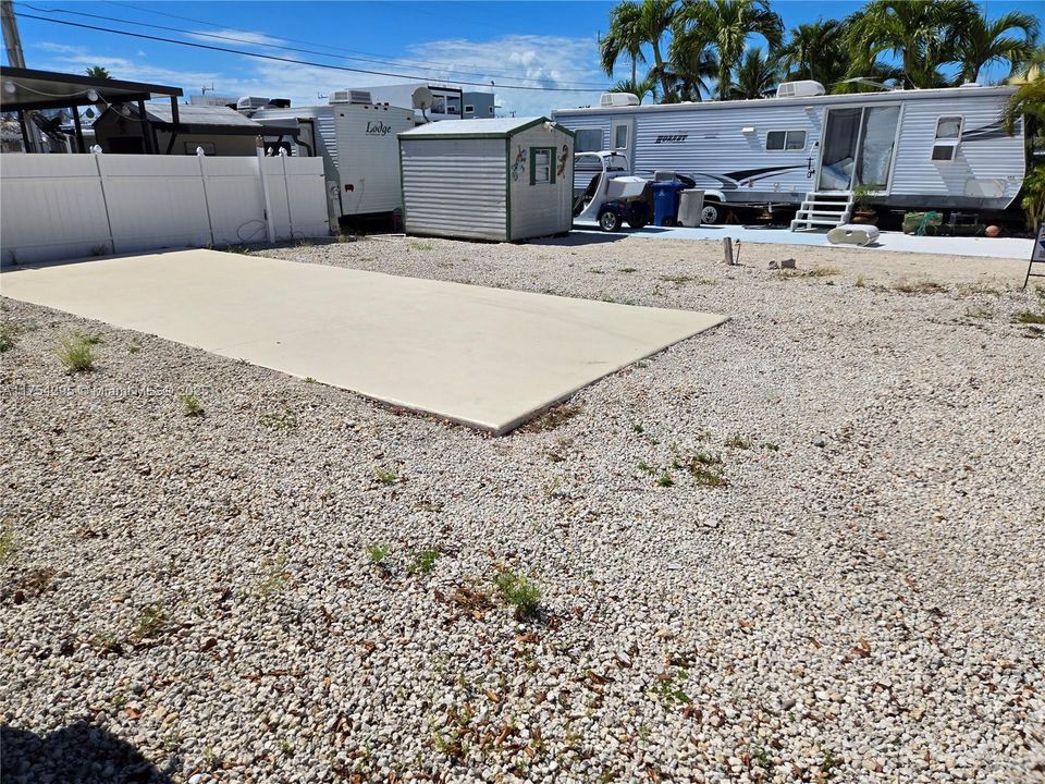 待售: $299,000 (0.04 acres)