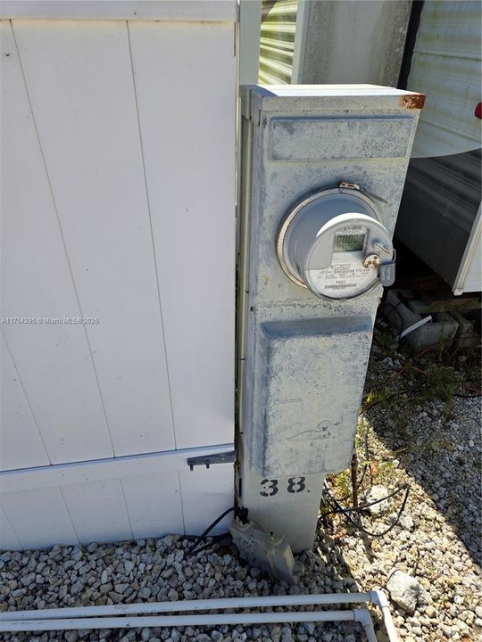 待售: $299,000 (0.04 acres)