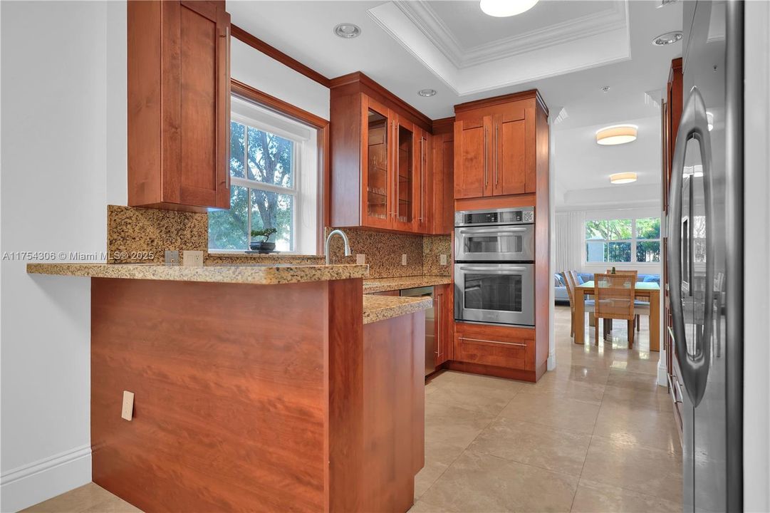 Recently Rented: $8,700 (3 beds, 3 baths, 2860 Square Feet)