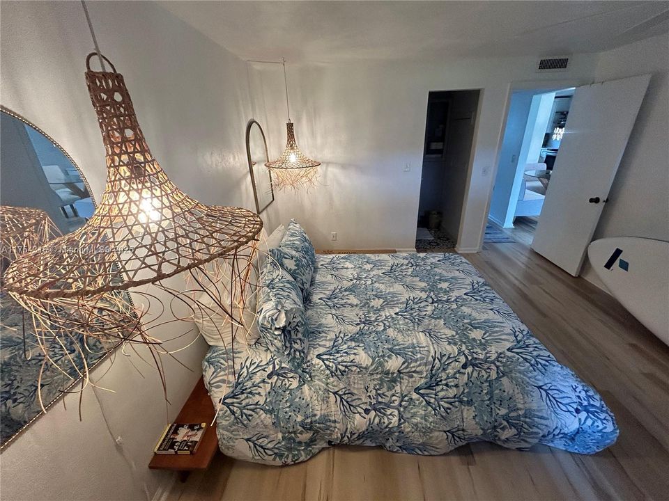 For Rent: $2,200 (2 beds, 2 baths, 1063 Square Feet)