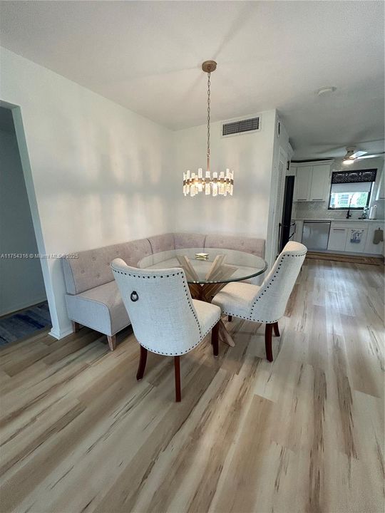 For Rent: $2,200 (2 beds, 2 baths, 1063 Square Feet)