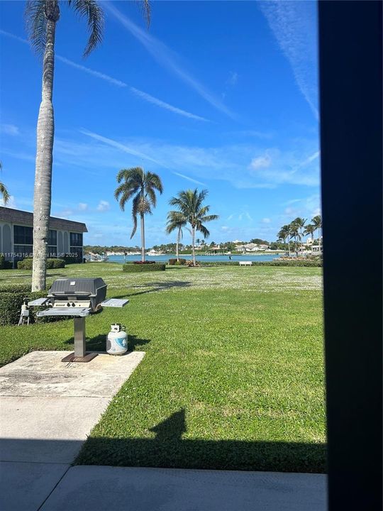 For Rent: $2,200 (2 beds, 2 baths, 1063 Square Feet)